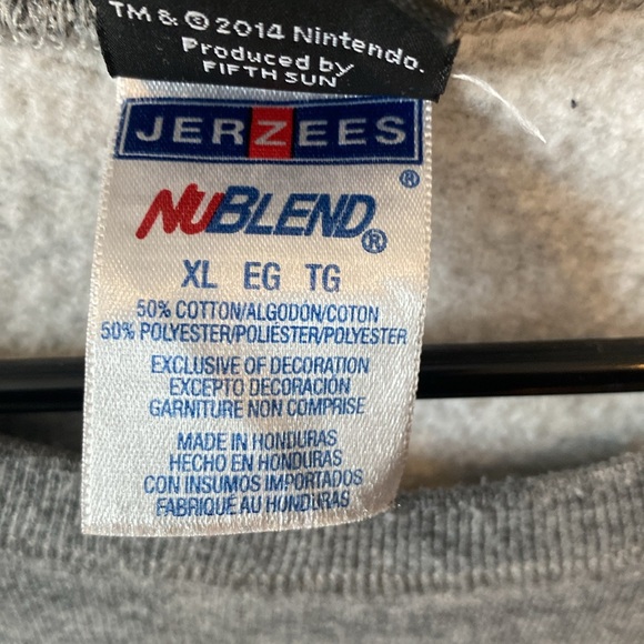 Super Mario Mushroom Sweatshirt - Picture 4 of 6